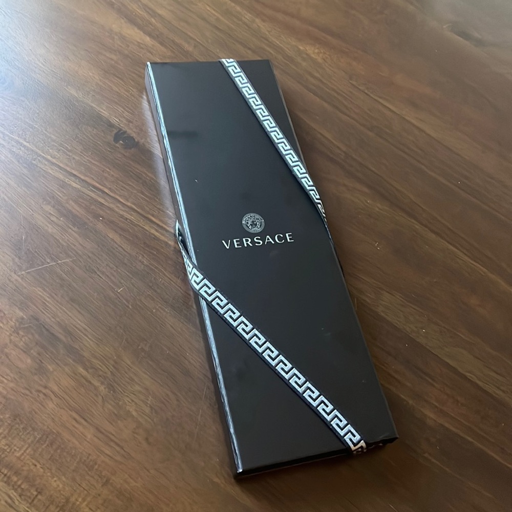 NIB Versace multicolor medusa tie - Picture 6 of 7